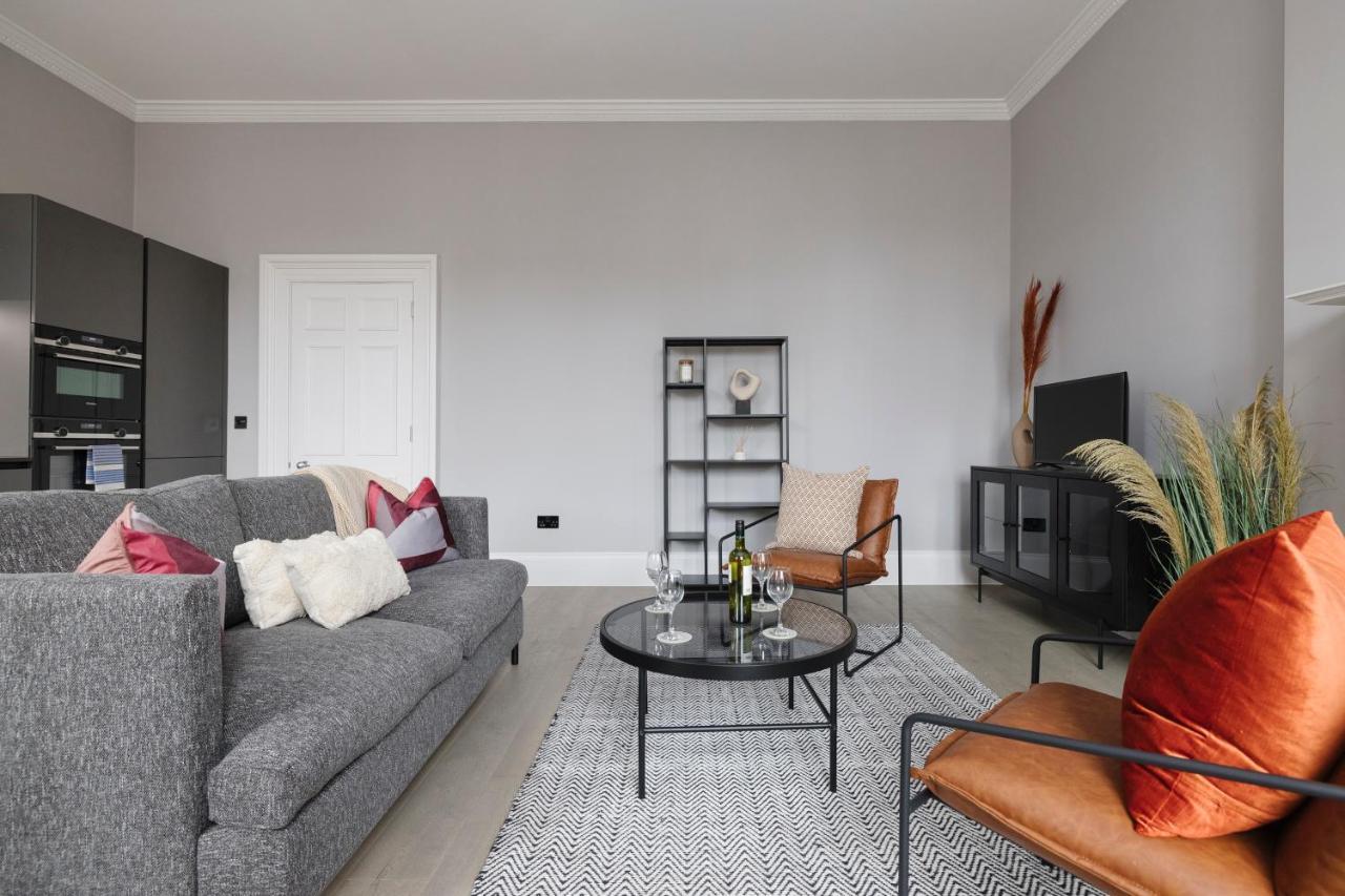 Joivy Luxurious Apt On Notable George Street Единбург Екстериор снимка
