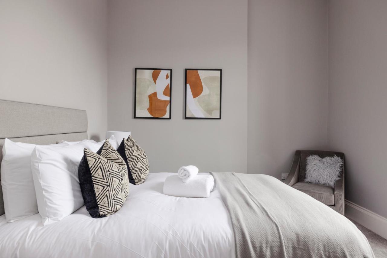 Joivy Luxurious Apt On Notable George Street Единбург Екстериор снимка