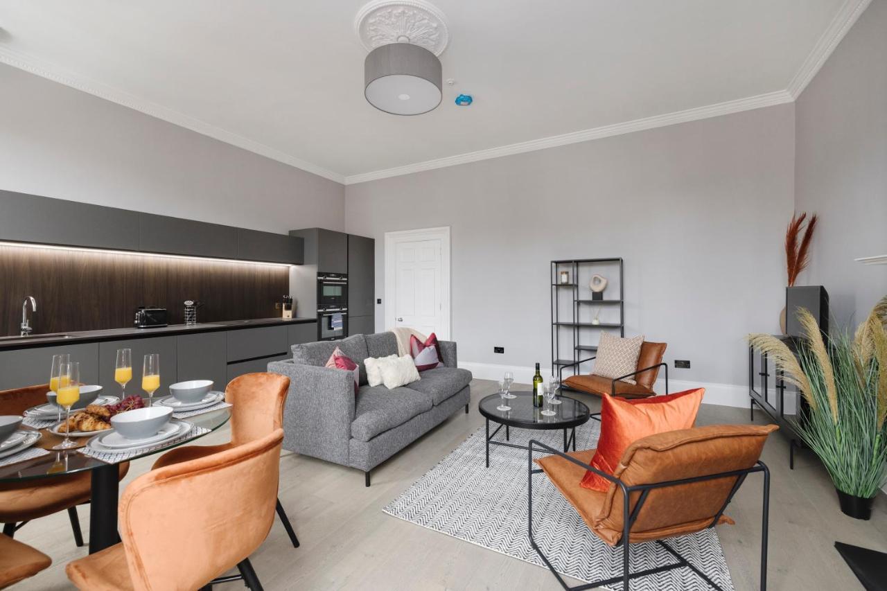 Joivy Luxurious Apt On Notable George Street Единбург Екстериор снимка