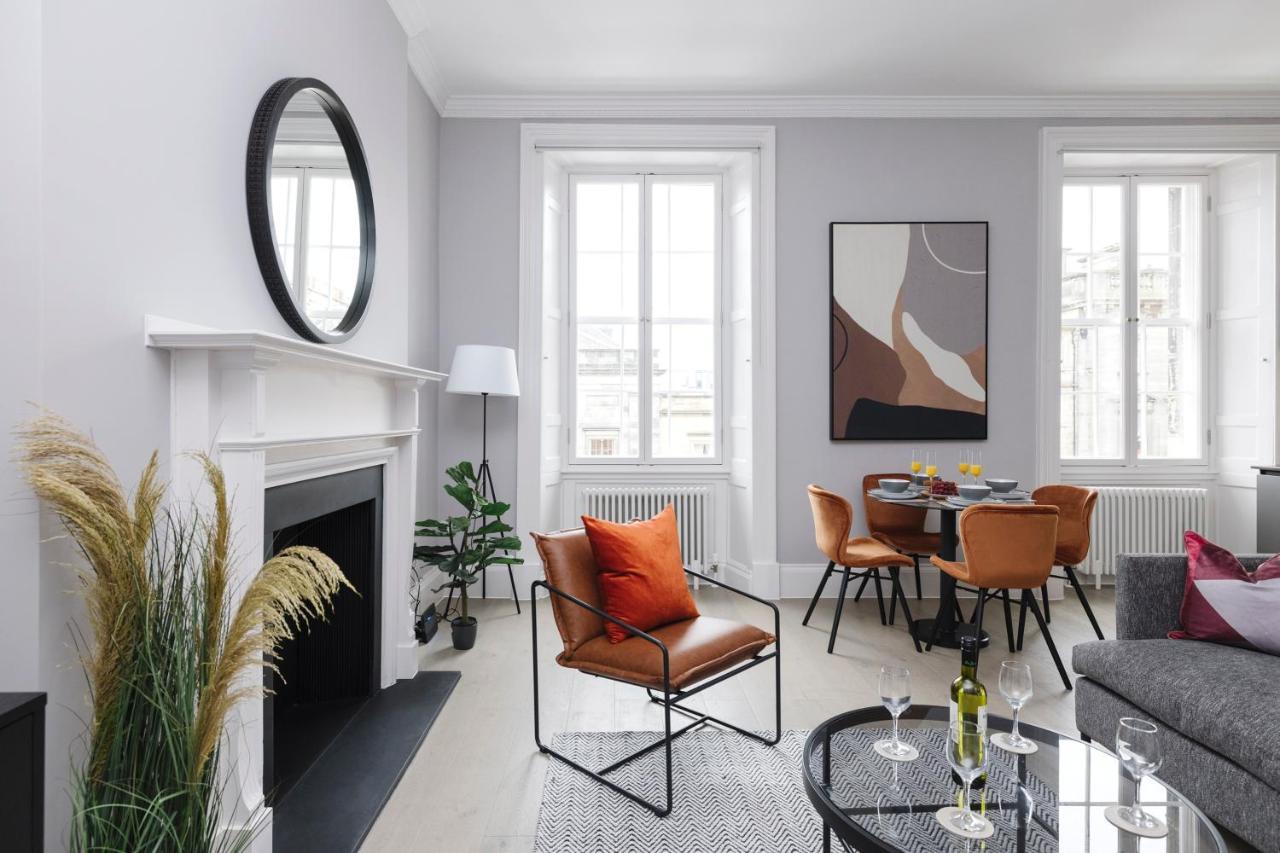 Joivy Luxurious Apt On Notable George Street Единбург Екстериор снимка