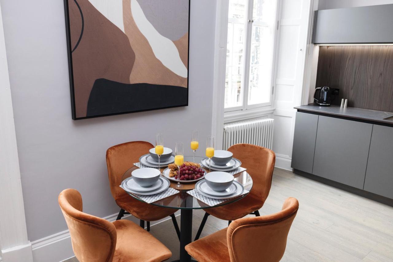 Joivy Luxurious Apt On Notable George Street Единбург Екстериор снимка