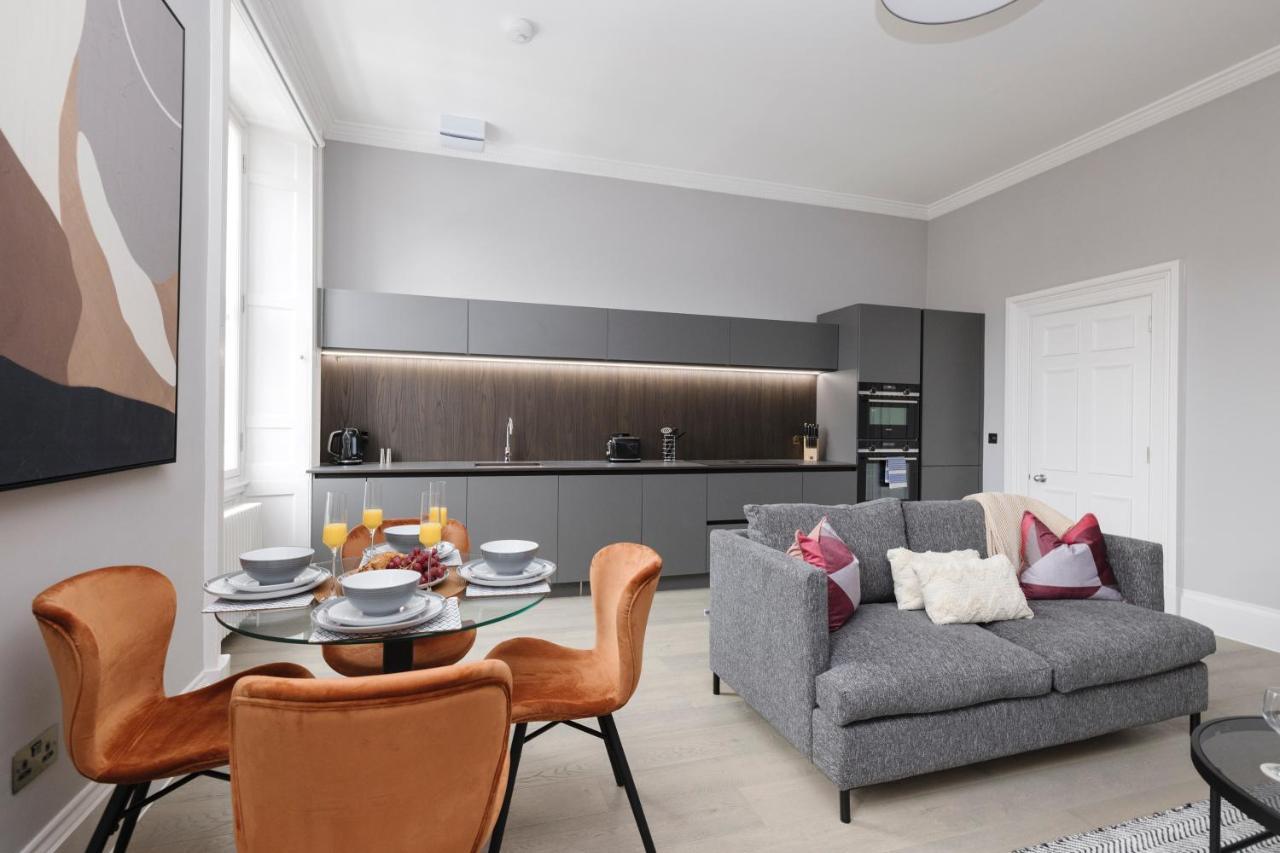 Joivy Luxurious Apt On Notable George Street Единбург Екстериор снимка