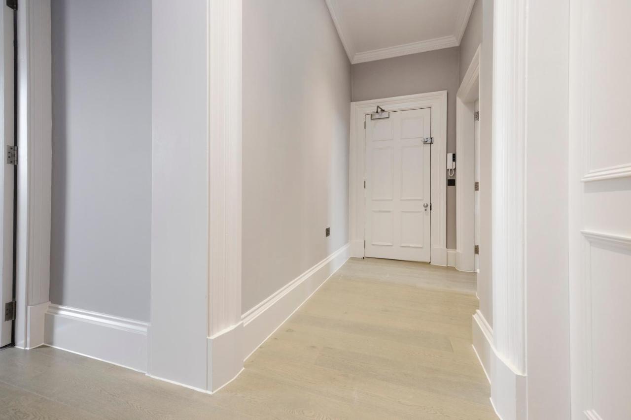 Joivy Luxurious Apt On Notable George Street Единбург Екстериор снимка