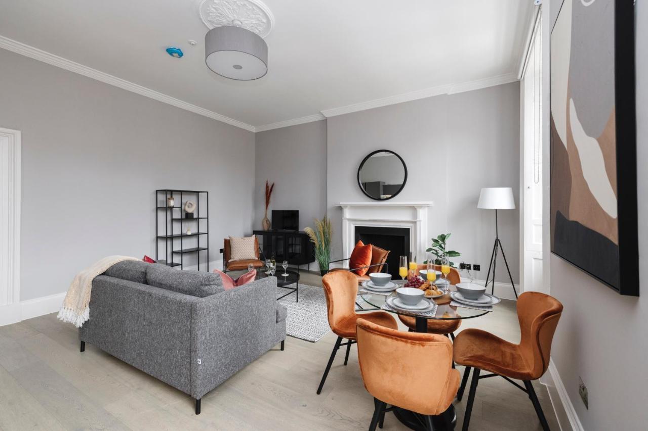 Joivy Luxurious Apt On Notable George Street Единбург Екстериор снимка