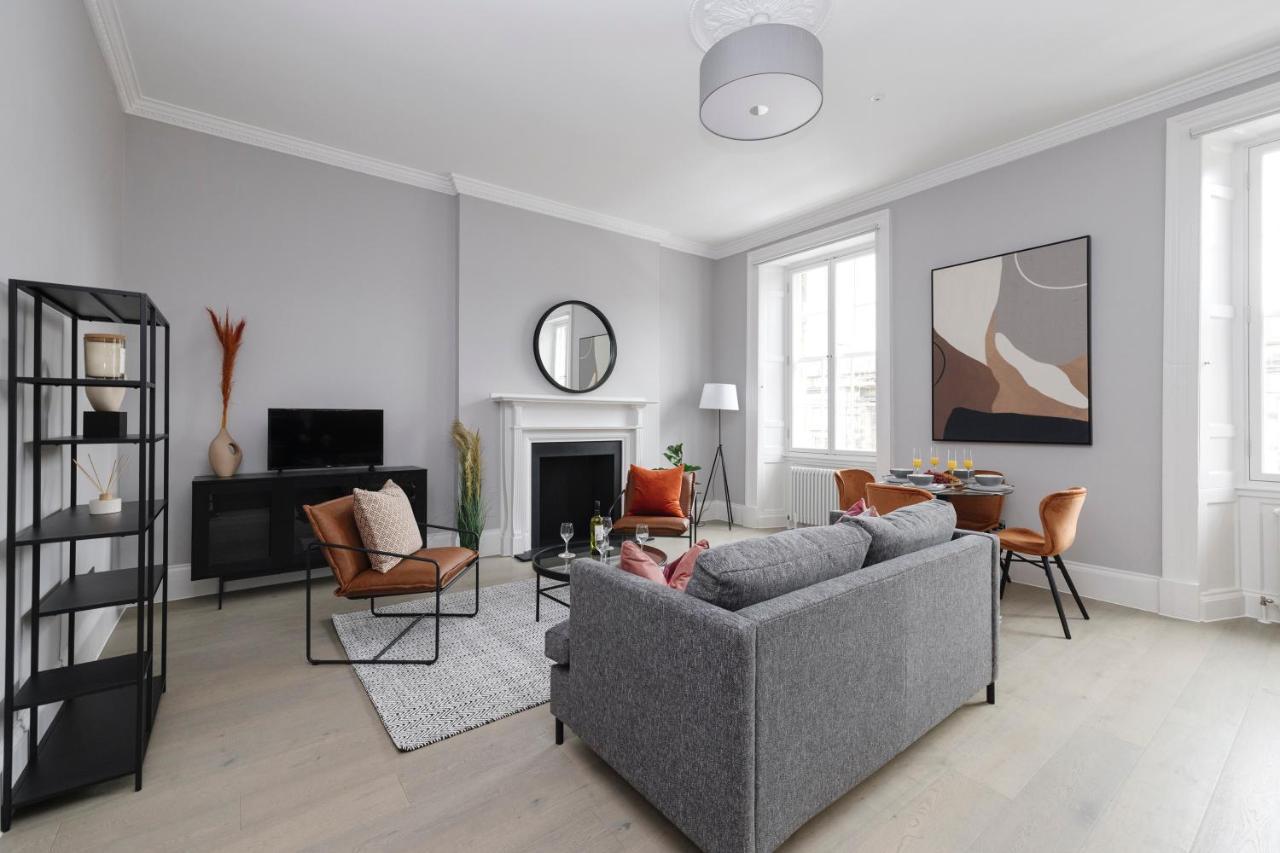 Joivy Luxurious Apt On Notable George Street Единбург Екстериор снимка